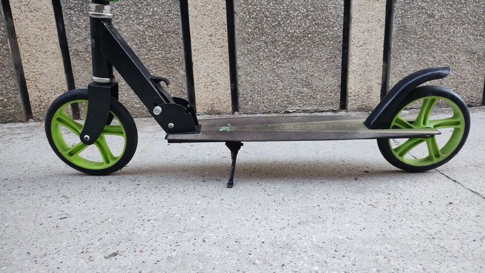 Trotinetă copii, vârsta recomandată 7-14 ani