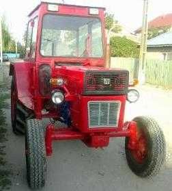 Parbrize, geamuri tractoare U445 U453 U483 U643 U650 U683 (UNIVERSAL)