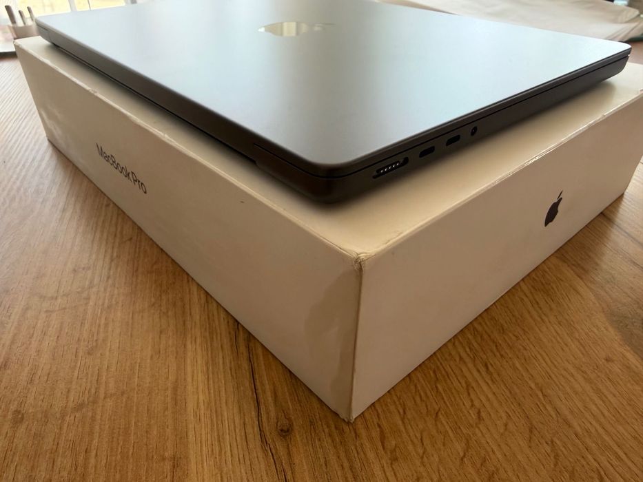 НОВ MacBook Pro 14" M5 PRO Chip 15-CPU/16-GPU/48GB RAM/1TB SSD ГАРАНЦИЯ ДО 27.5.2029г