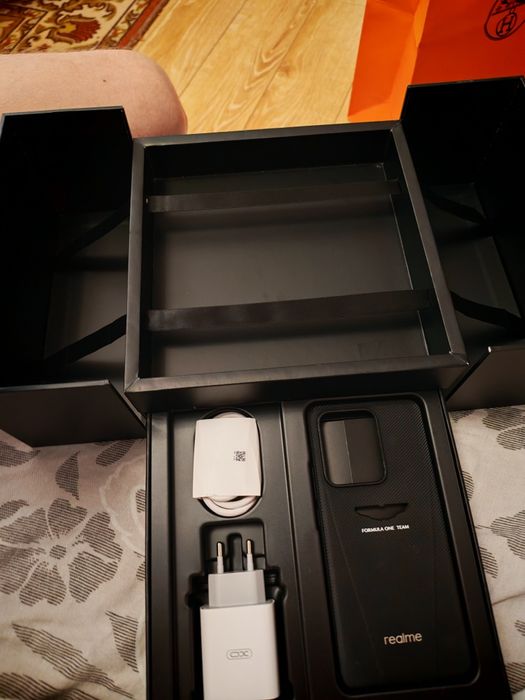 Realme Gt7 Aston Martin Edition