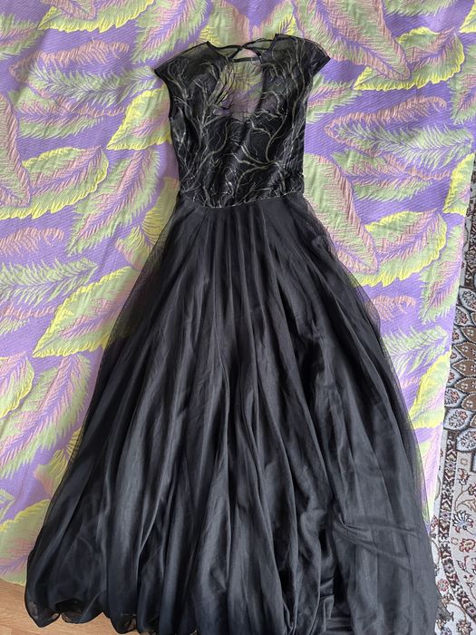 Красивое нарядное платье