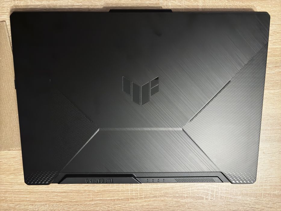 Asus tuf F15 FX506HC направен апгрейд