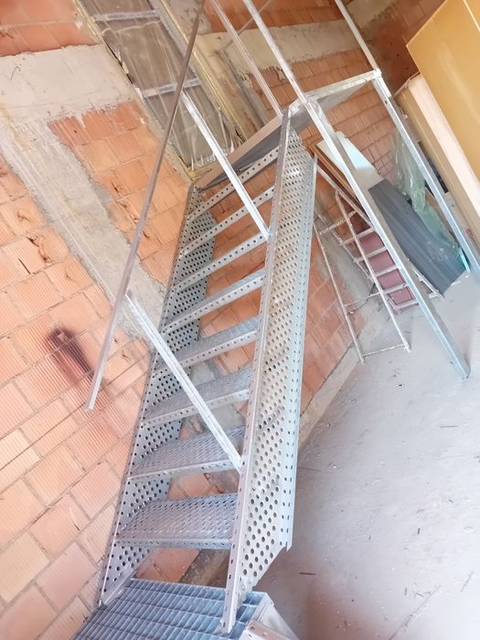 Scara metalica zincata 4mm facem și montaj