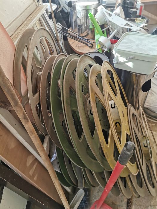 Стари филмови ролки за кино апарати за прожекция удобни са за декораци
