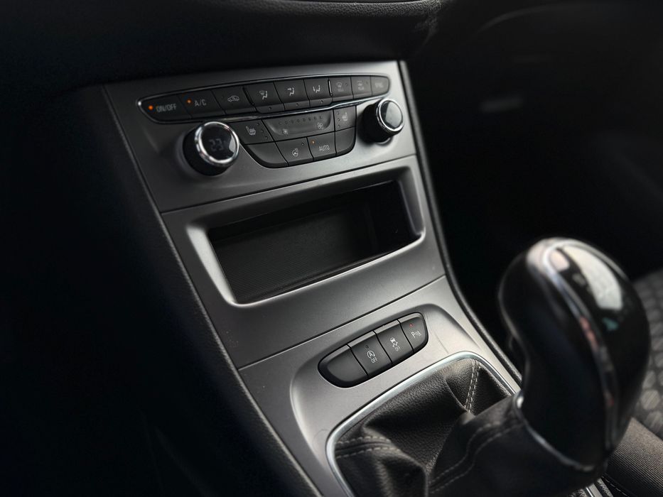 Opel Astra 1.2 Turbo 131Cp 11.2021 revizie efectuata - RAR efectuat