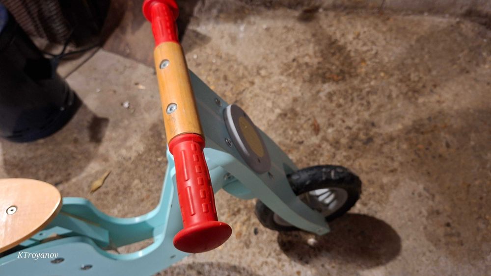 Детски дървен баланс скутер