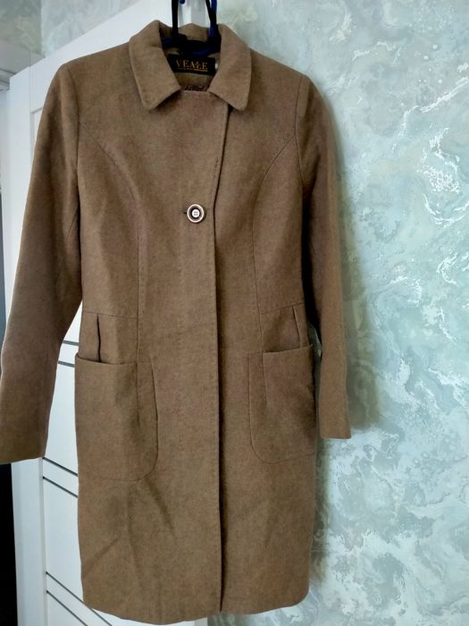 Продам пальто. Весна-осень