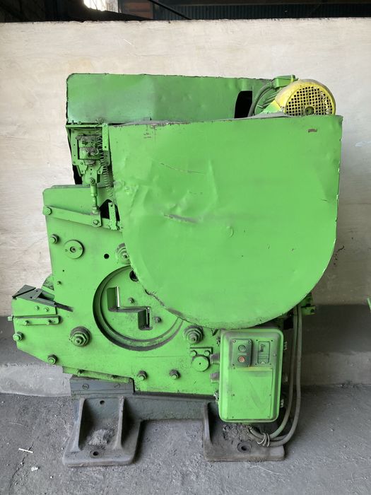 Продается токарный, пресс ножницы, сверлильный станок, ресивер итд.