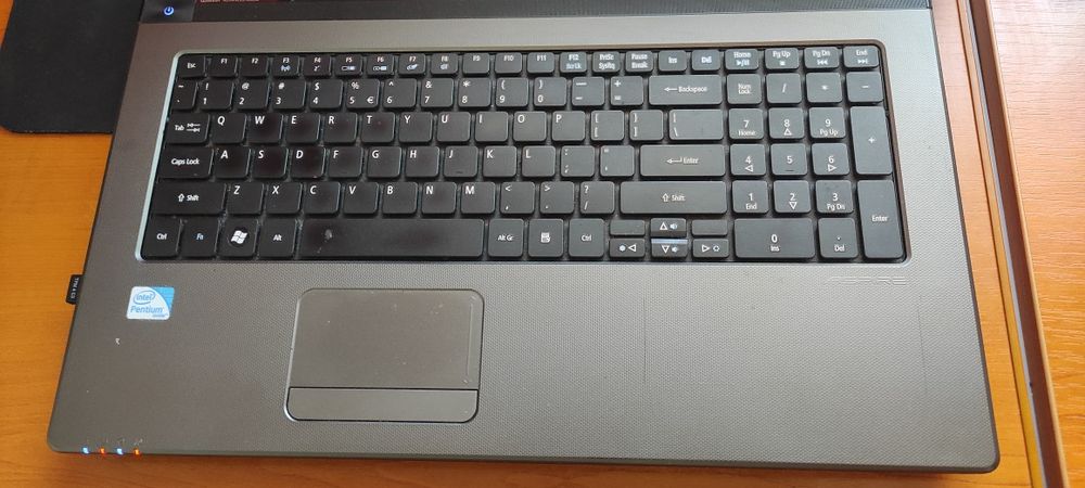Laptop Acer Aspire 17.3 ",Intel i3 ,8GB RAM ,SSD 500 GB ,DVD-RW&cititor carduri