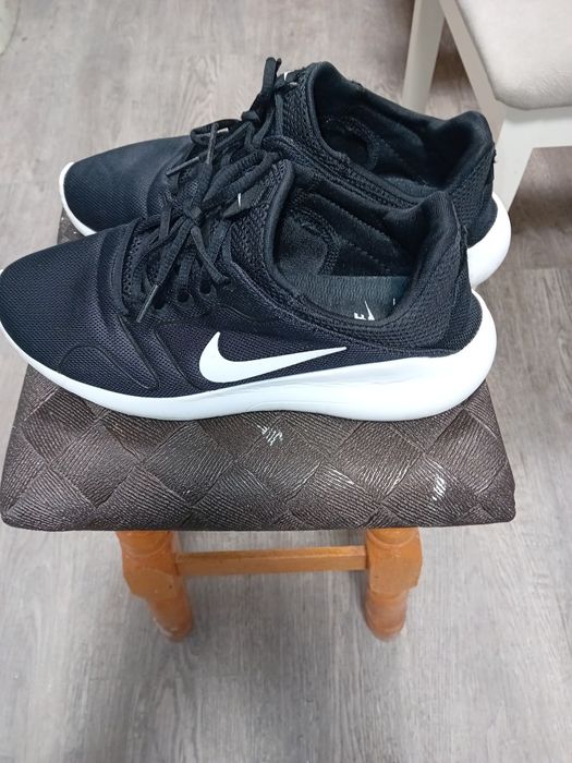 Adidas Nike numărul 42