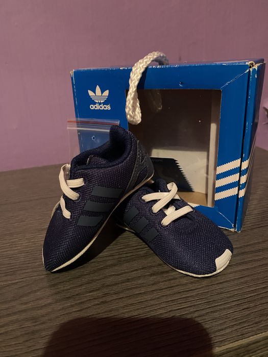 Оригинални бебешки маратонки Adidas