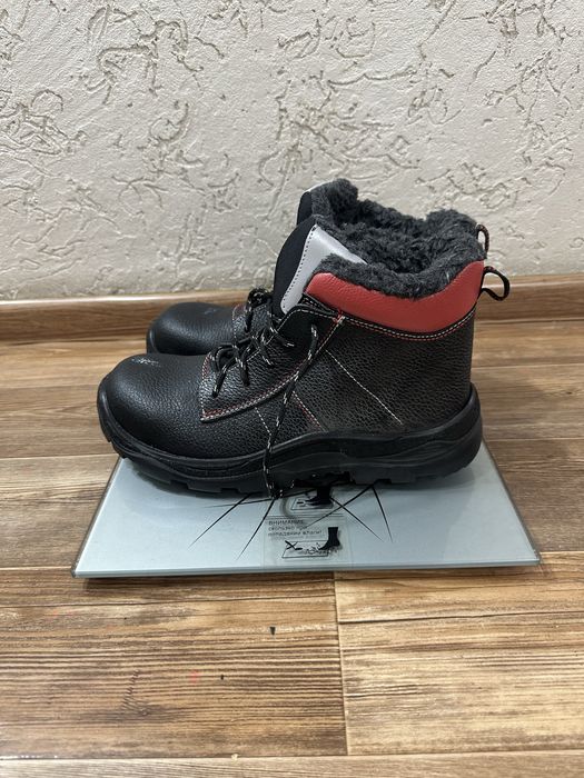 Ботинки СПЕЦОБУВЬ. новые , ЗИМА. РАЗМЕР 41.