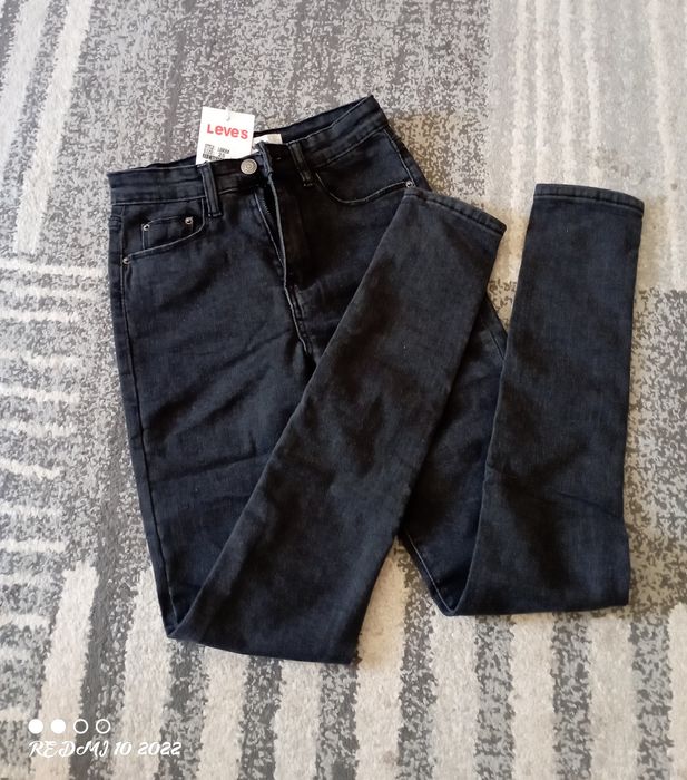 Levi's  •  Джинсы Skinny женские