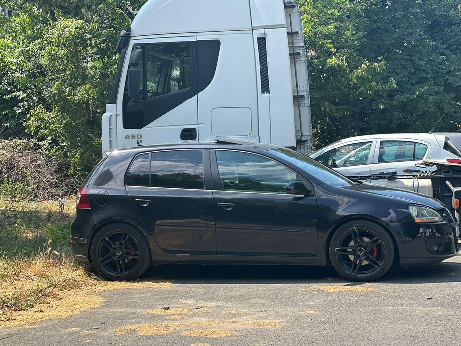 • Продавам Голф 5 2.0tdi 140кс BKD на ЧАСТИ (имам над 20 голфа) Golf v