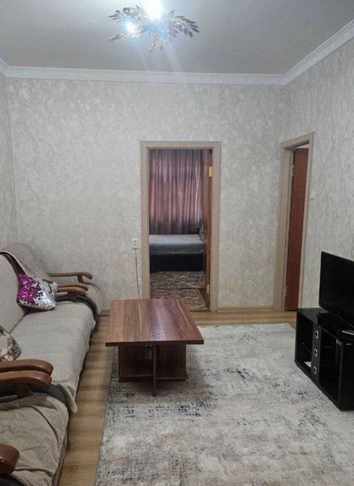 Продаётся Чиланзар 6 квартал 2/4/4 ,Райхон