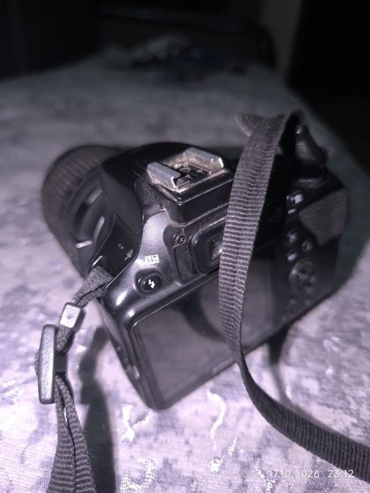 Nikon D3500 нету батарейки