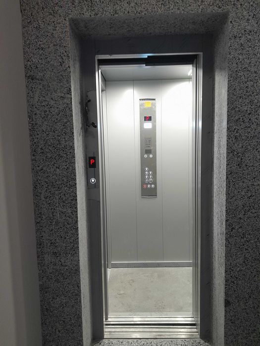 Продава се Тристаен апартамент в Русе, Родина 1 - 92 кв.м за 1595 €/кв.м - Снимка #17