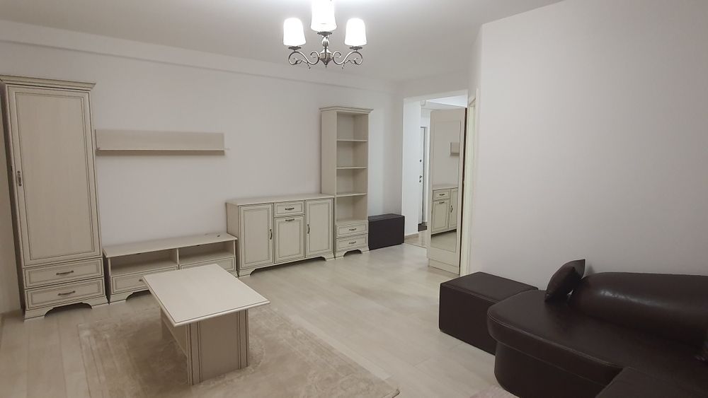 Proprietar inchiriez apartament , loc parcare, plus gradina, 2 camere