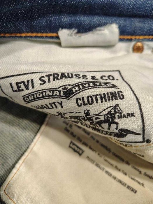 vând jeans levi"s