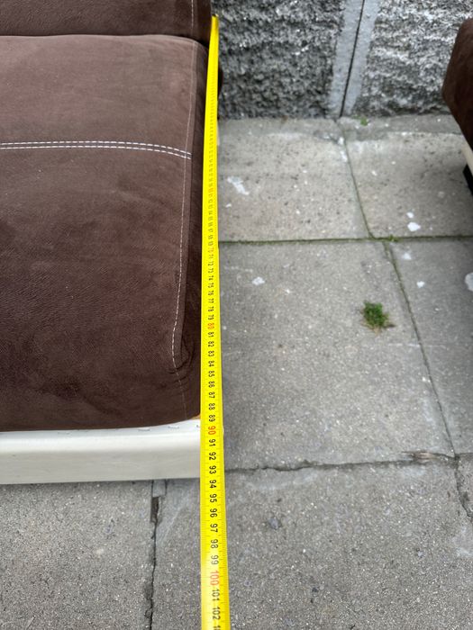 Диван , много запазен.