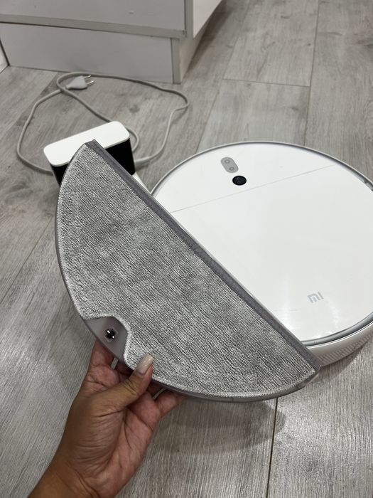 Продаю робот-пылесос Xiaomi Mi Robot Vacuum-Mop 2