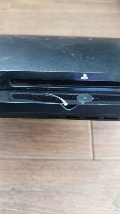 Playstation 3 defect  ,  consola playstation 3 defecta  pentru piese , reparații  sau dezmembrat