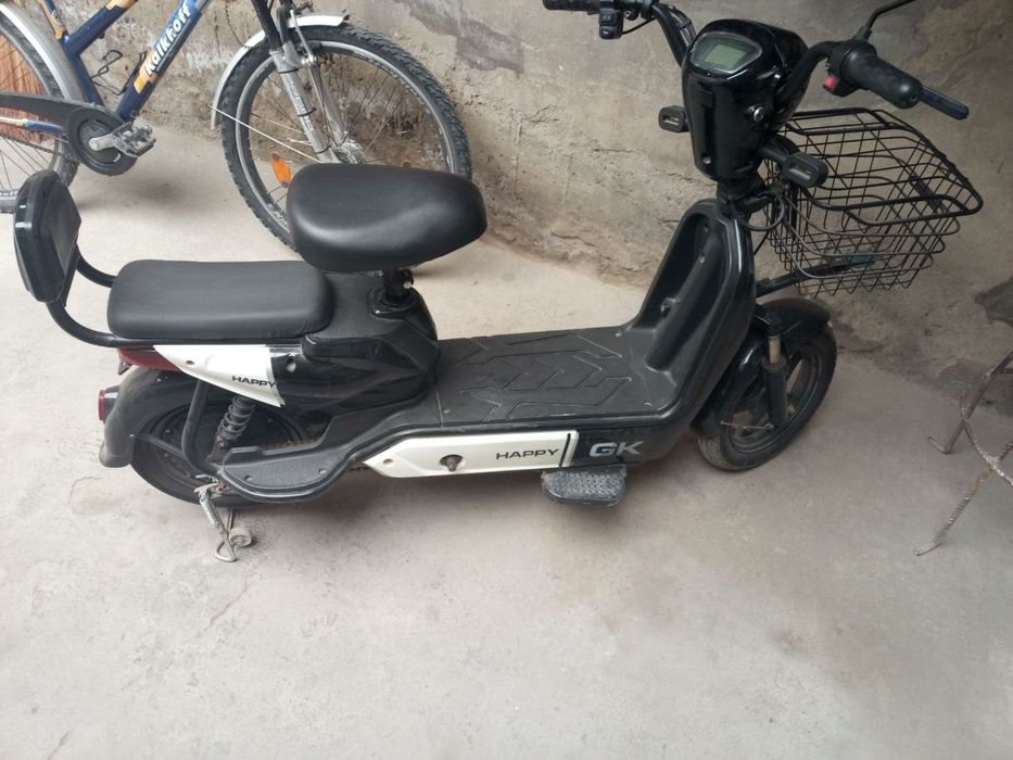 Happy motoskuteri
