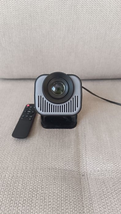 Проектор + Экран для проектора ( комплект)