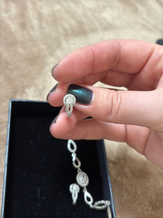 Сет гривна и обеци с цирконий