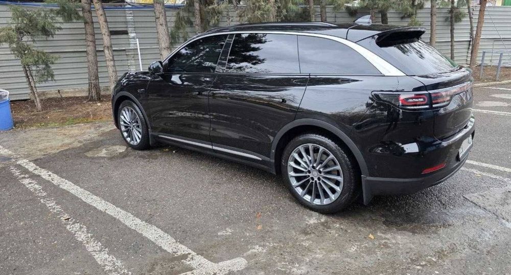 Leapmotor  C 11  nasiya