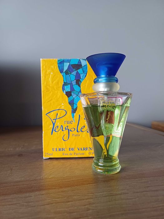 Френски парфюми, три броя