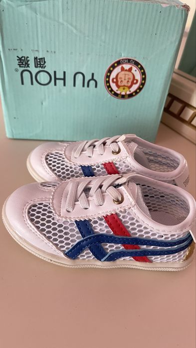 Обувь детская новая