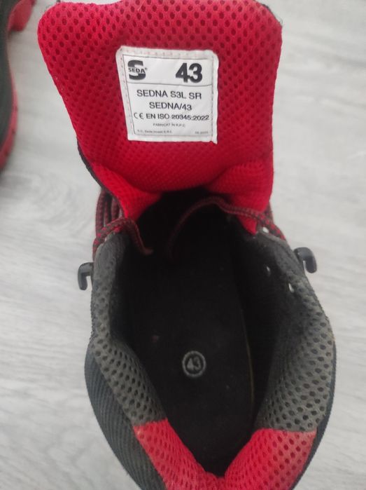 Bocanci cu fier de vânzare