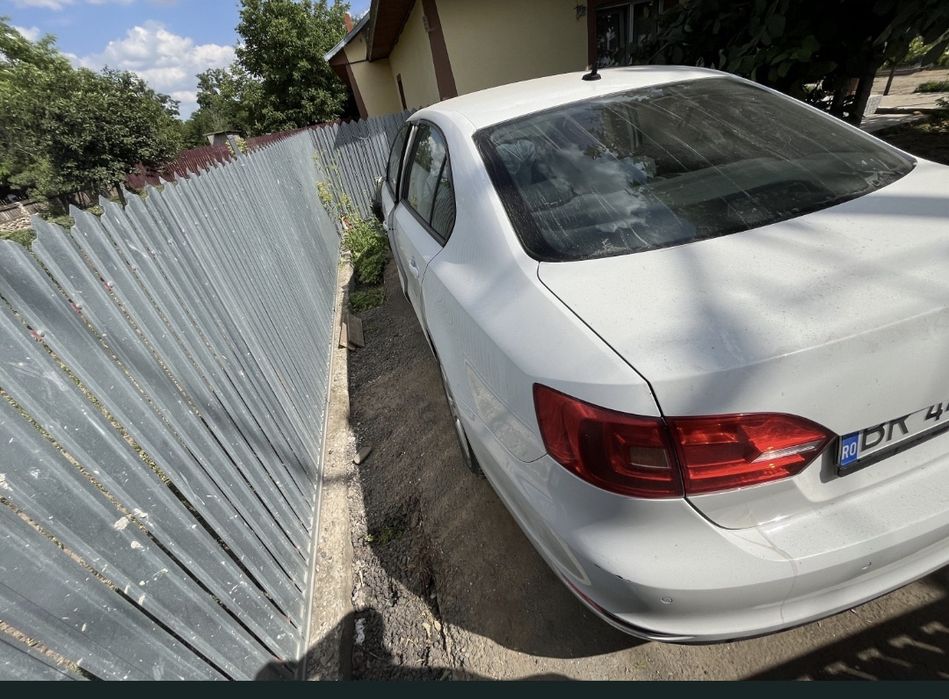 VOLKSWAGEN Jetta 2011 — imagine 3
