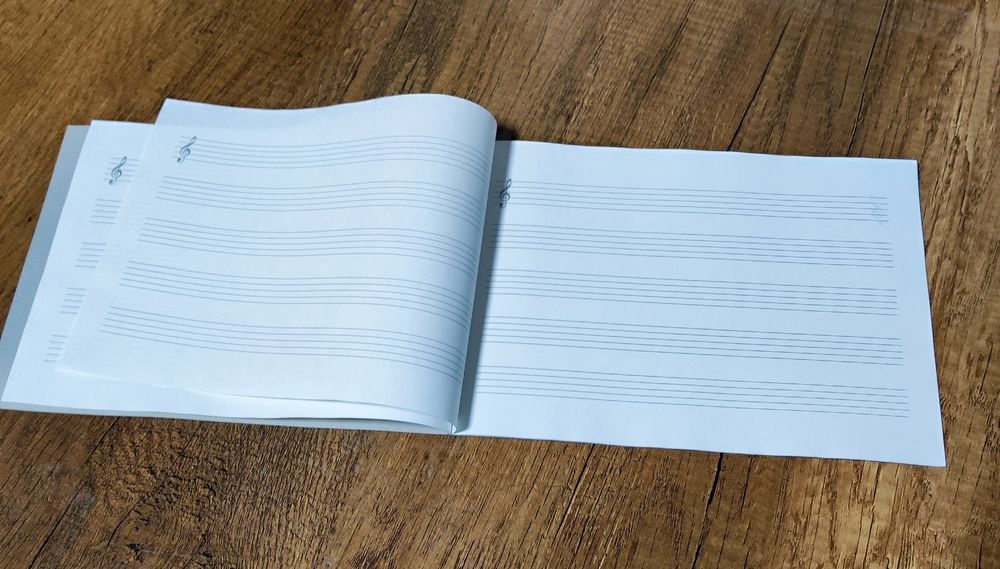 Нотная тетрадь для музыкальной мелодии