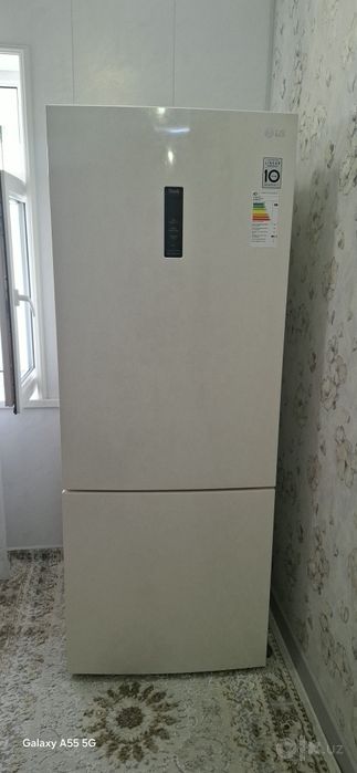 Холодильник LG продаётся