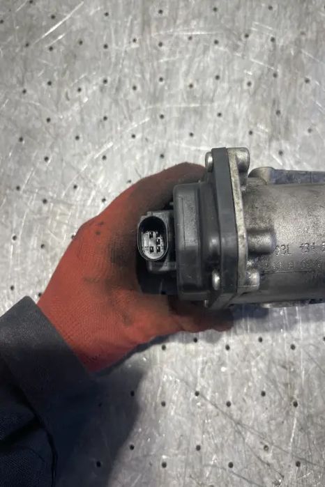 Egr 03L 131 501 E 03L 131 501 E Volkswagen VW Tiguan 2015