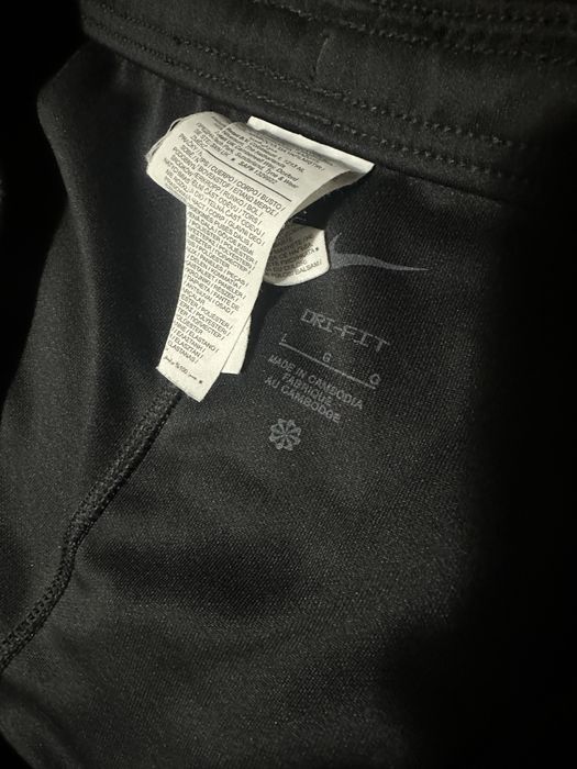 Pantaloni scurti Nike, marimea L