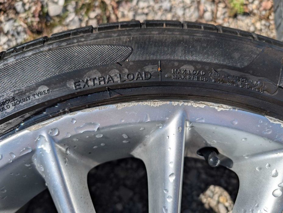 Volvo 5X108 - 18 цола - 63.4 Централен отвор с гуми 245-40-18 (летни)