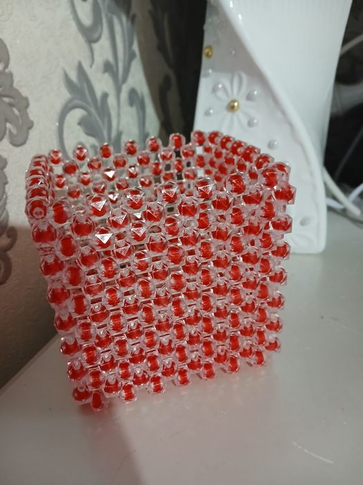 Organezrlar parfumeriya buyumlarini solish uchun