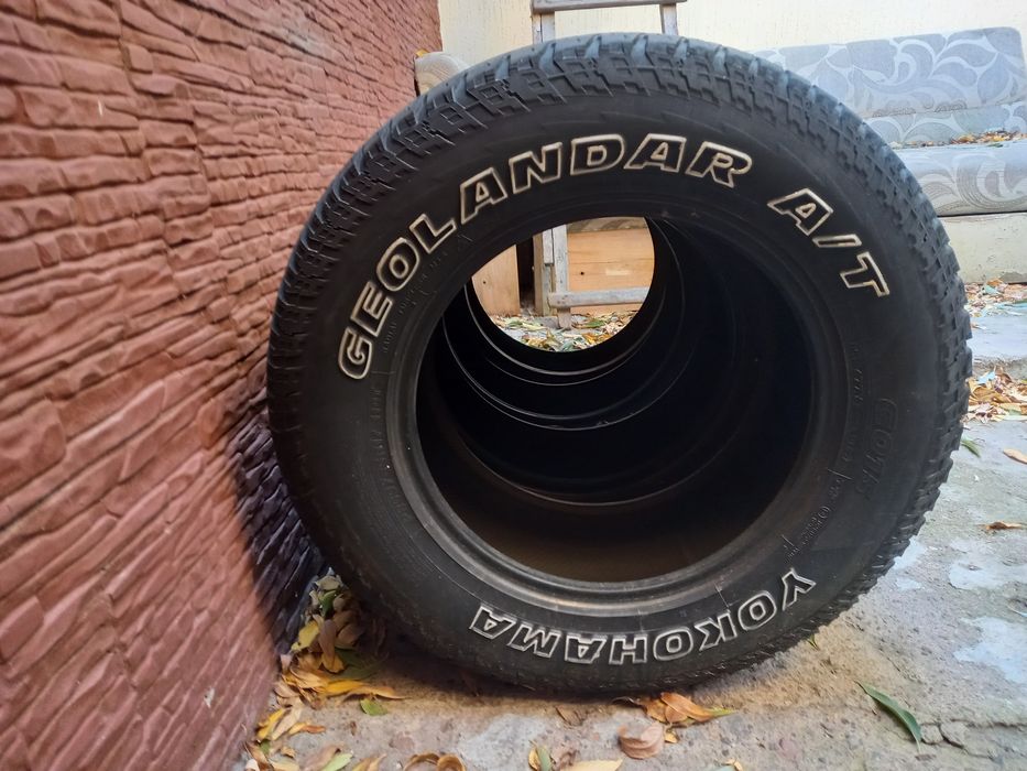 Продам шины от тайота прадо