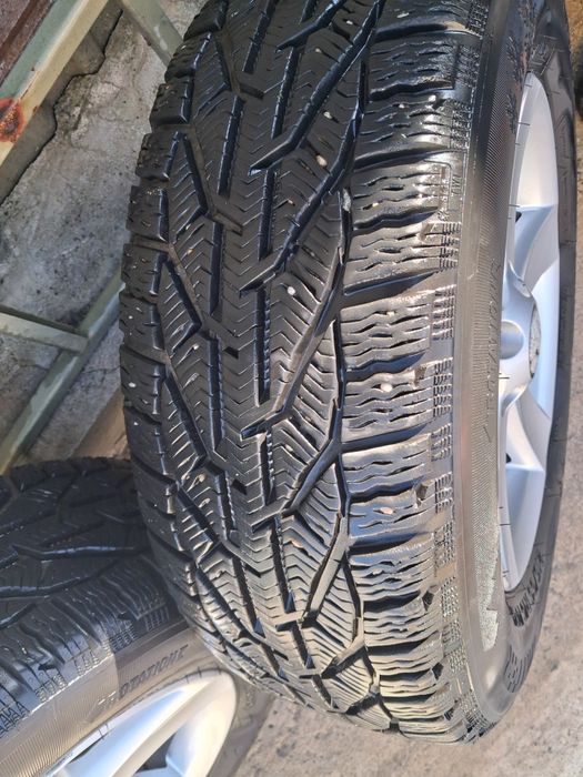 Продавам алуминиеви джанти с гуми за  Фолксваген Тигуан 16 цола