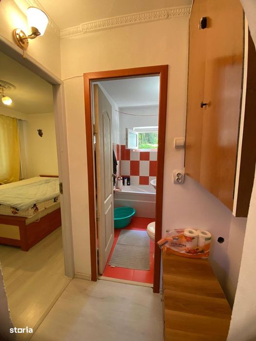 2 camere la parter cu balcon , zona Radu Negru