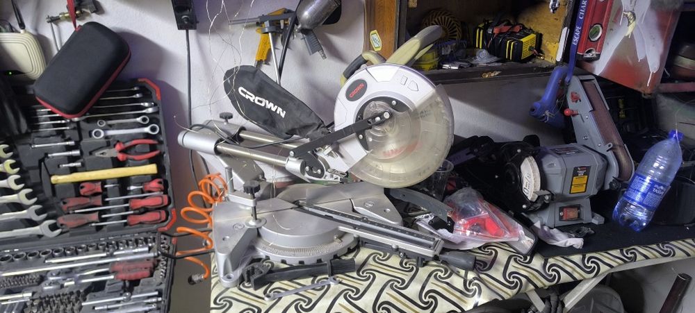Торцовочная пила crown