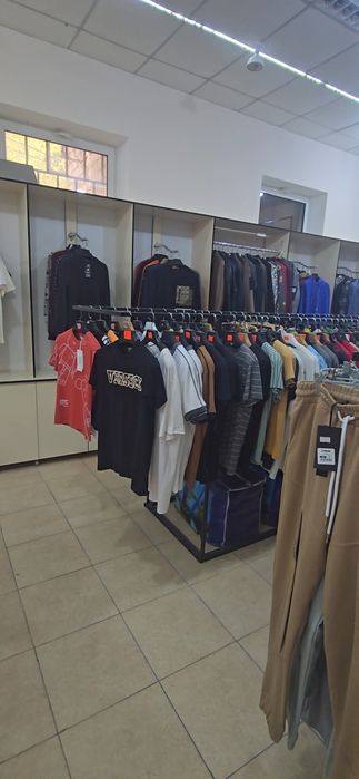 Продаётся мебель для магазина.