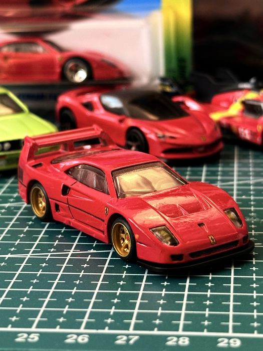 Hotwheels Ferrari F40 Custom 1:64