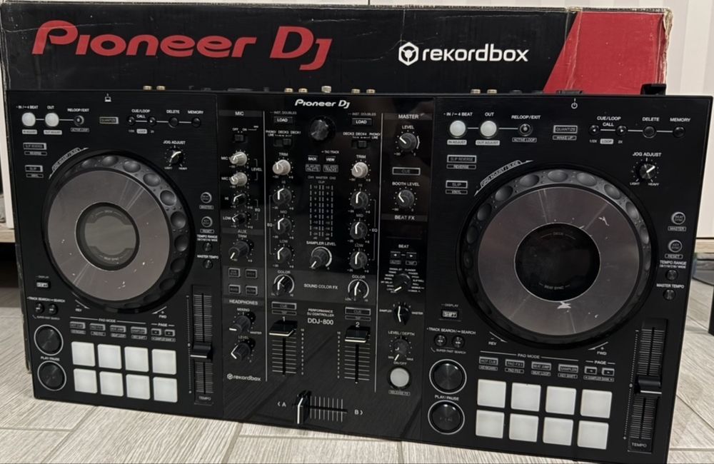 Pioneer DDJ 800 / Stare foarte buna / Perfect funtional