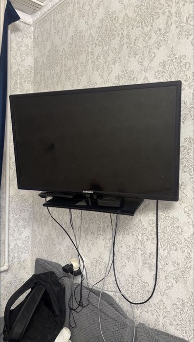 Телевизор: Samsung 32"