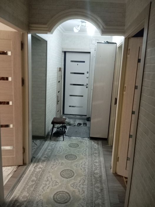 ПРОДАЕТСЯ 4Х КОМНАТНАЯ КВАРТИРА на 1 этаже.СВОЯ.С двух сторон огород.
