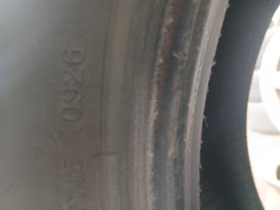 Шины срочно продам комлект 215/60/16